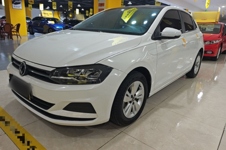 Volkswagen Polo 2022 car image #2