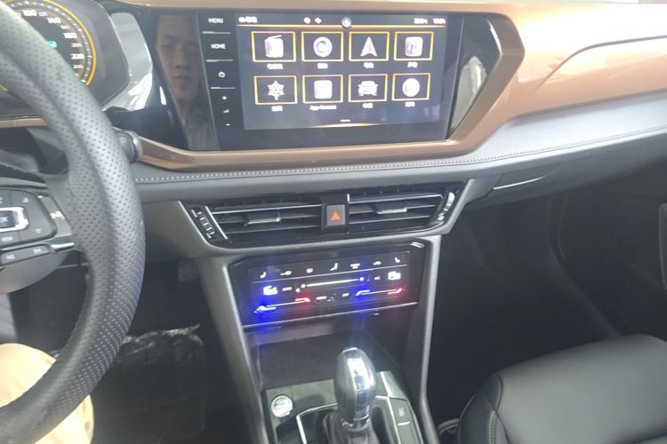 Volkswagen Tharu 2020 car image #13