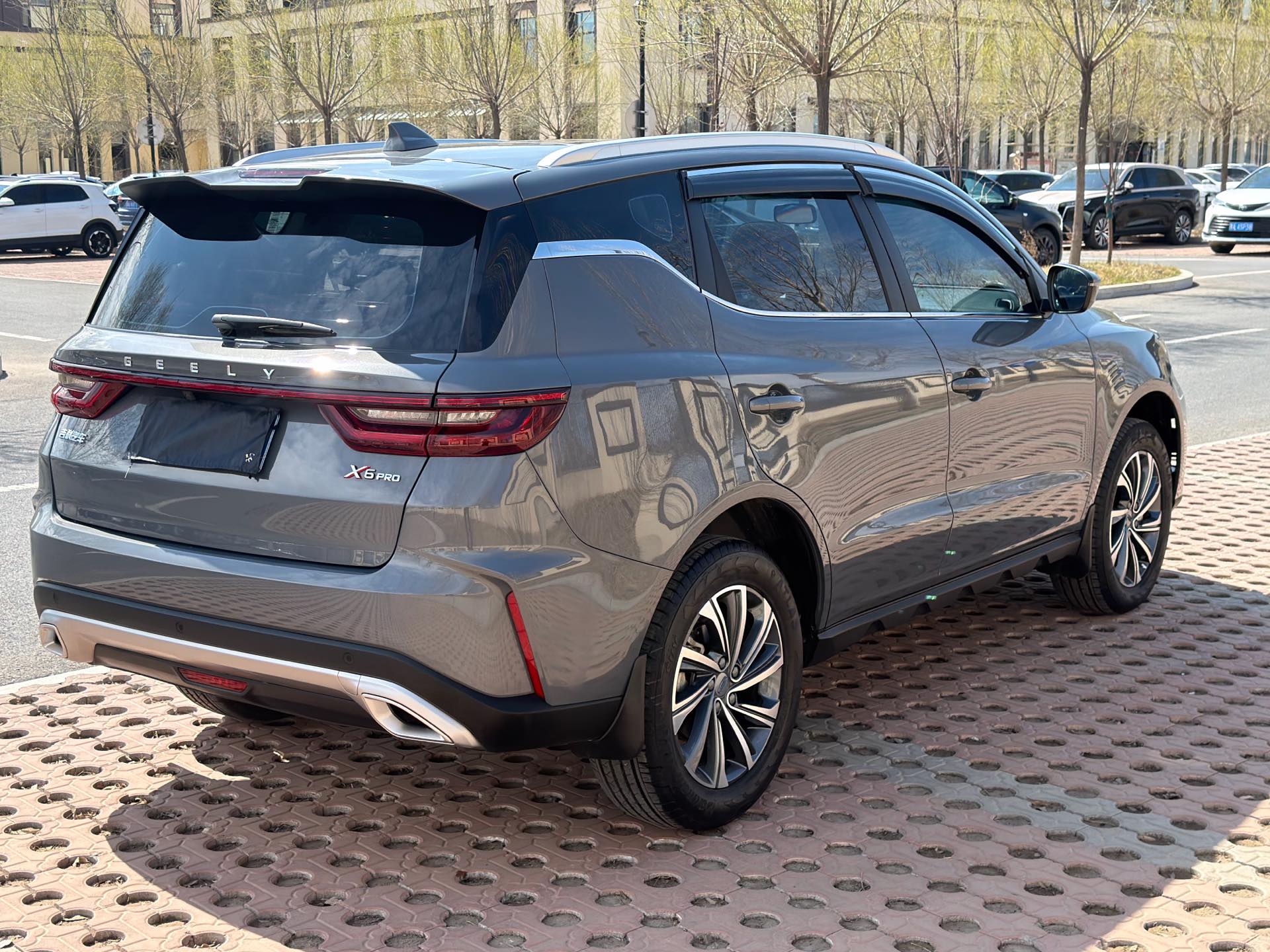 GEELY Vision X6 2023 car image #4