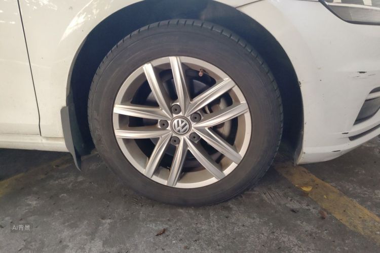 Volkswagen Golf 2019 car image #9