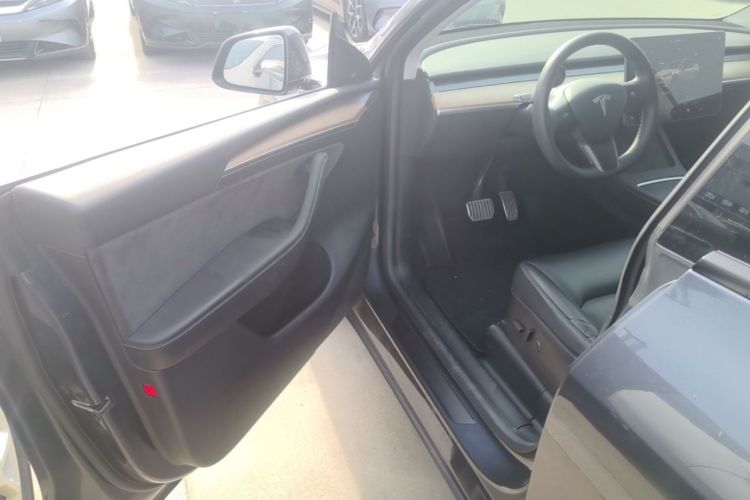 Tesla Model Y 2022 #16 Tesla Model Y 2022 car image #16