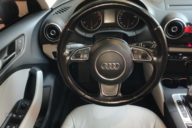 Audi A3 2015 car image #12