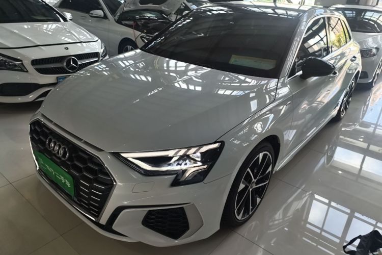 Audi A3 2023 immagine di auto #2
