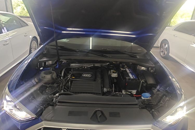 Audi Q3 2021 car image #20