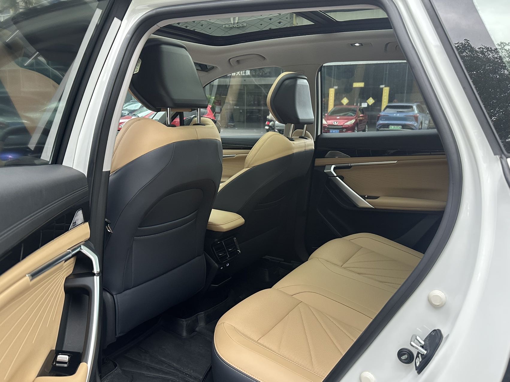 GEELY Boyue L 2023 car image #6