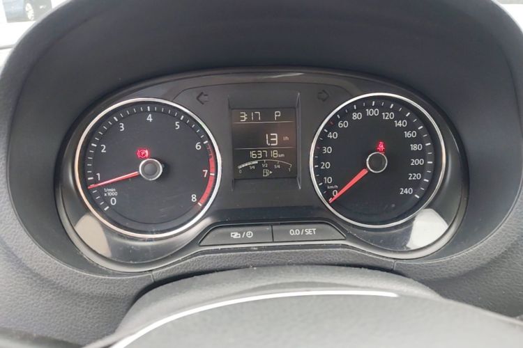 Volkswagen Polo 2016 car image #13