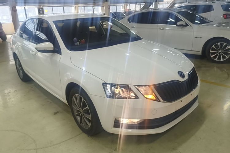Skoda Rapid 2021 image de voiture #4