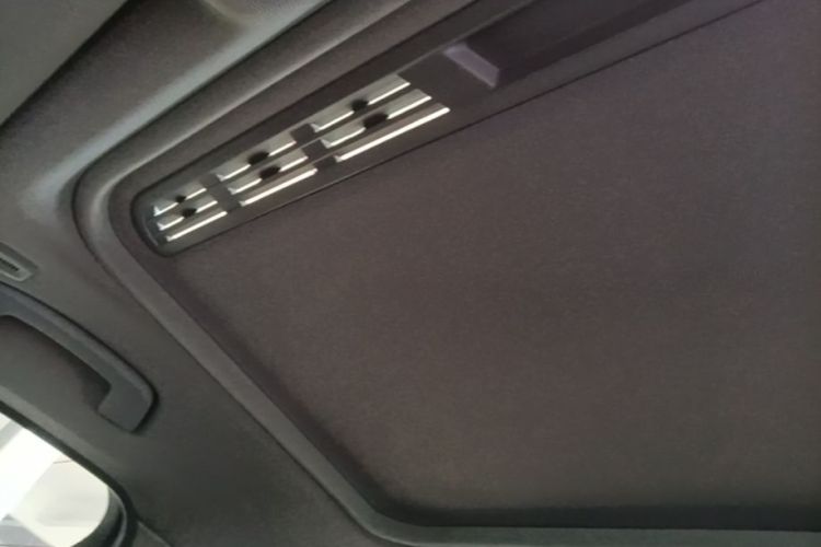 BMW 3 Series 2017 car image #18