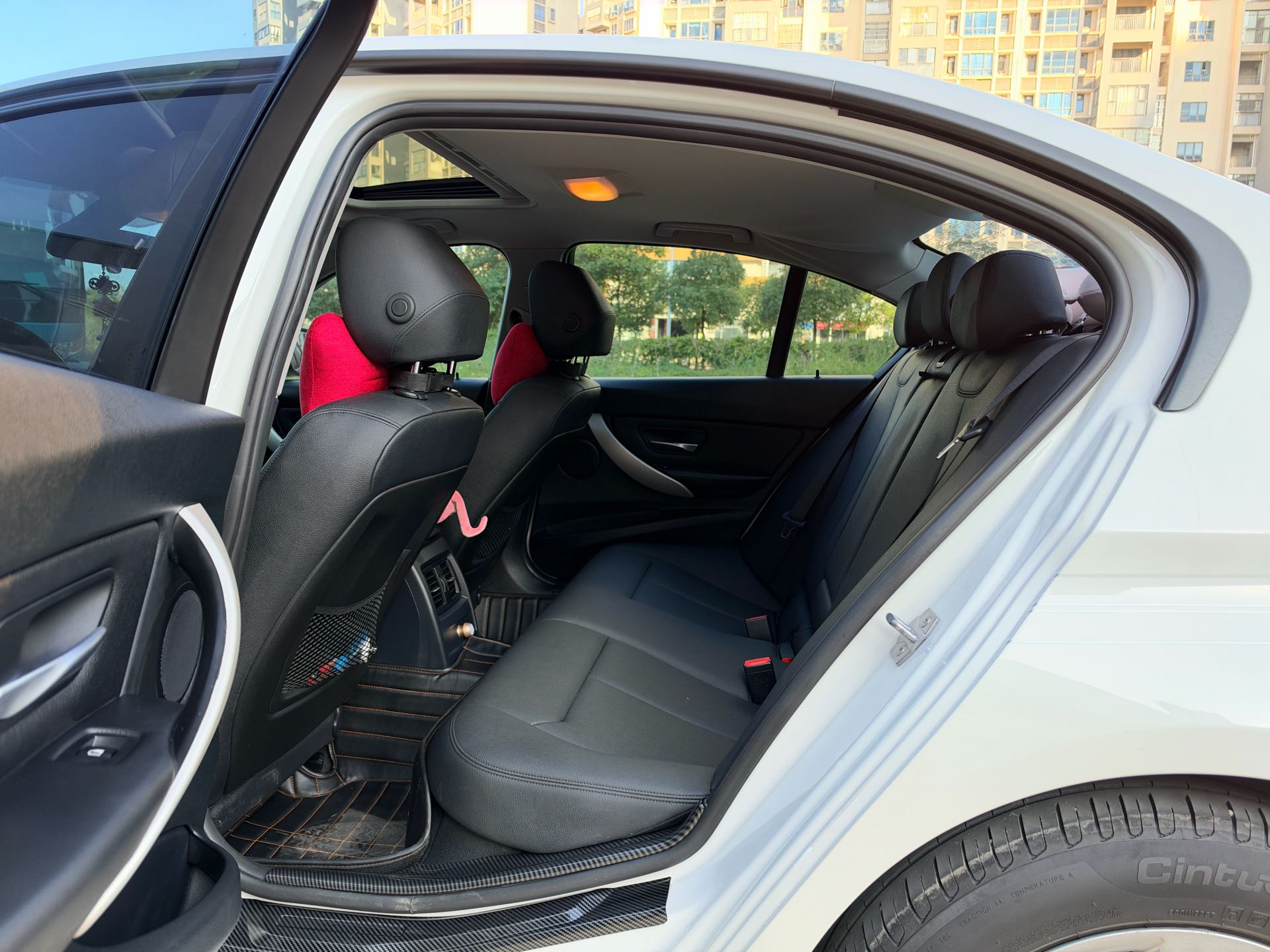 2015 car image #7