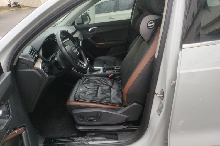 Audi Q3 2022 car image #18