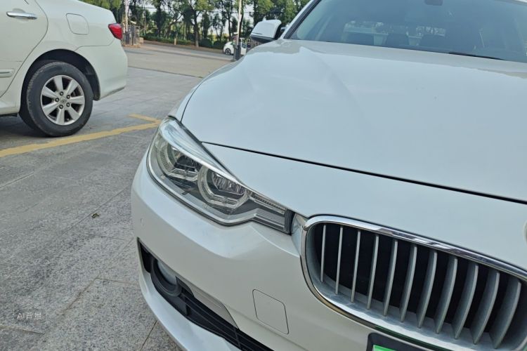 BMW 3 Series 2019 car image #8