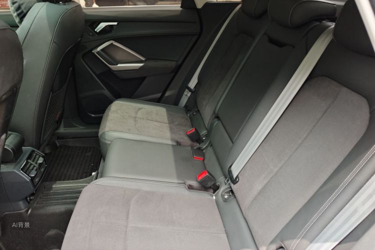 Audi Q3 2023 car image #19