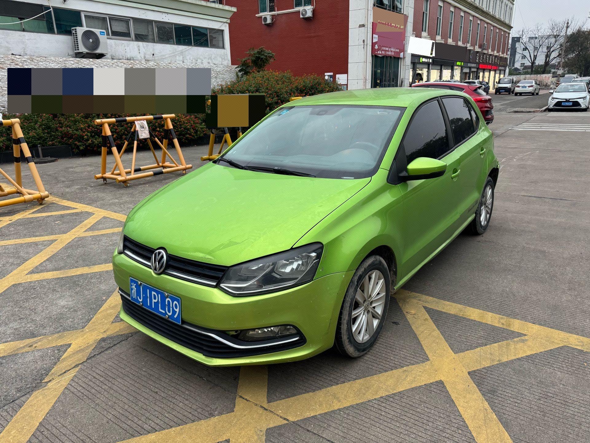 Volkswagen Polo 2015 car image 