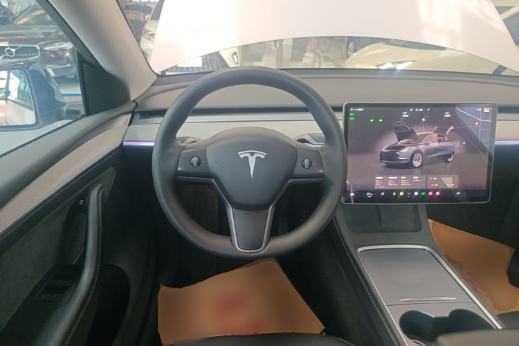 Tesla Model Y 2024 #15 Tesla Model Y 2024 car image #15