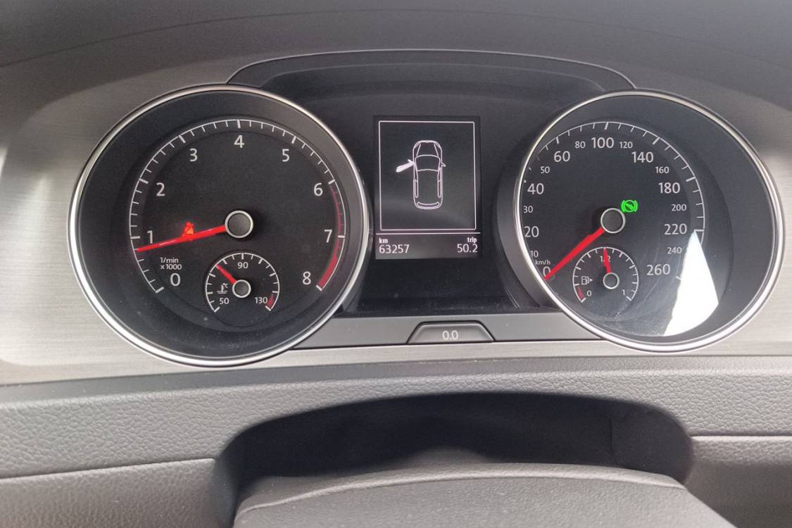 Volkswagen Golf 2015 car image #25