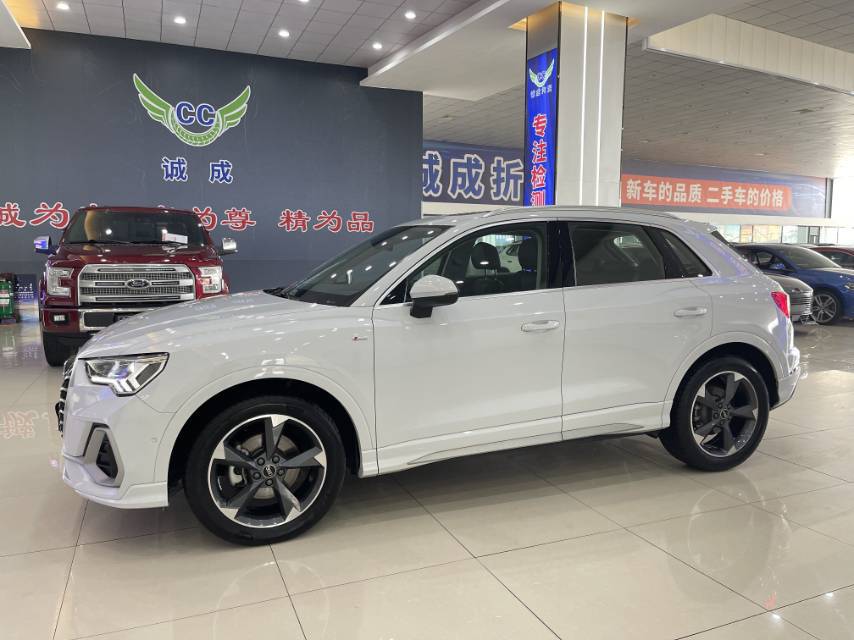 Audi Q3 2023 Audi Q3 2023 car image