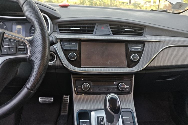 GEELY Emgrand GS 2018 car image #13