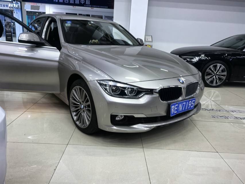 BMW 3 Series 2018 imagem de carro #3