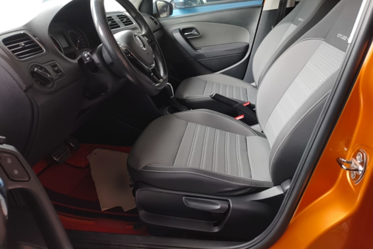 Volkswagen Polo 2015 #15 Volkswagen Polo 2015 car image #15
