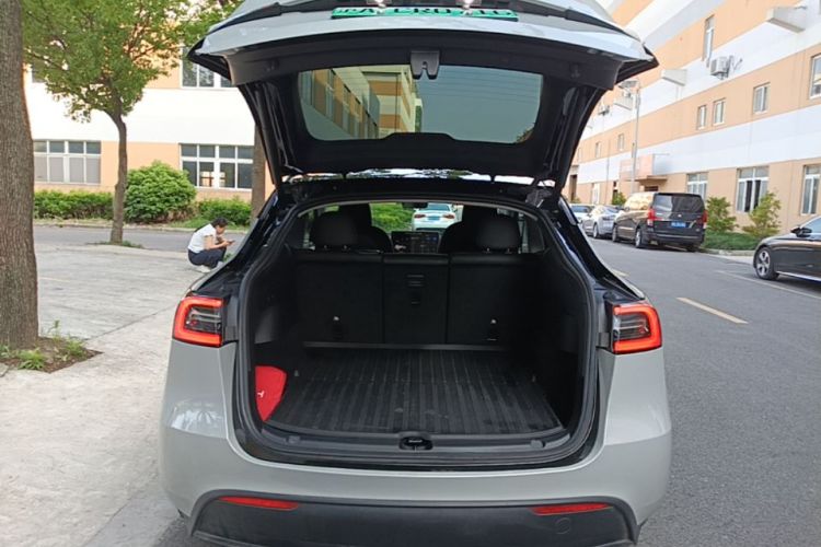 Tesla Model Y 2023 #19 Tesla Model Y 2023 car image #19