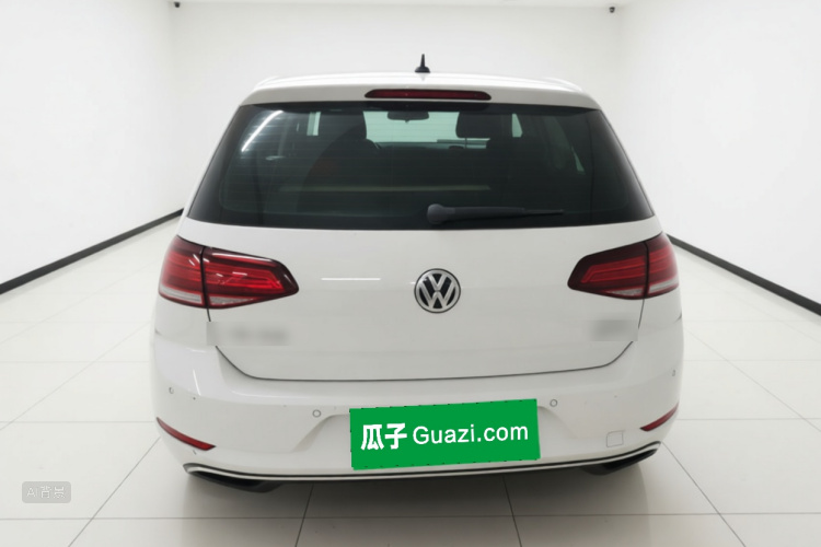 Volkswagen Golf 2019 car image #6