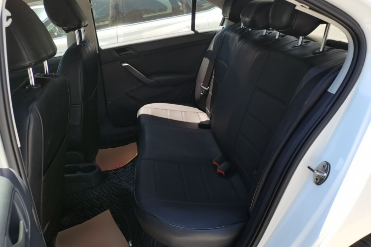 Skoda Rapid 2023 car image #17