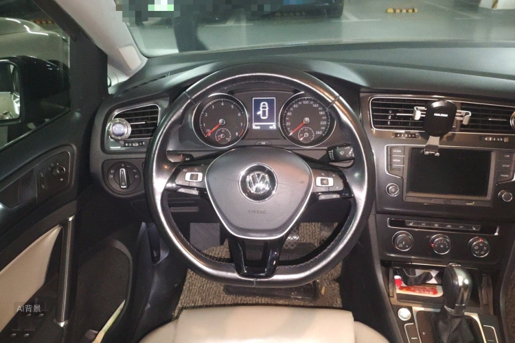 Volkswagen Golf 2017 car image #12