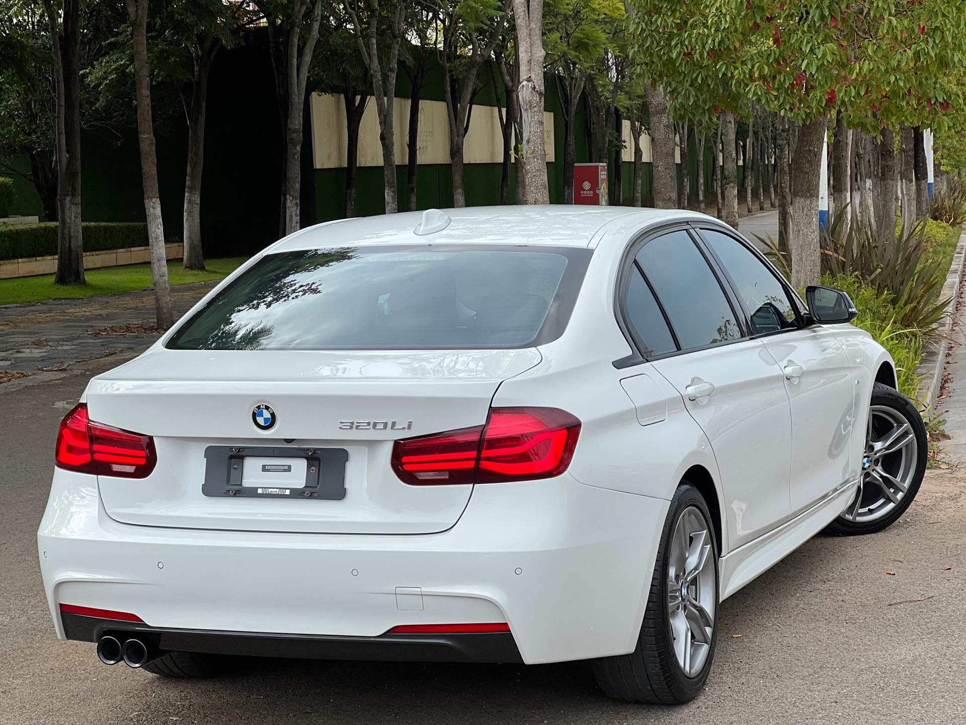 BMW 3 Series 2018 #6 BMW 3 Series 2018 immagine di auto #6