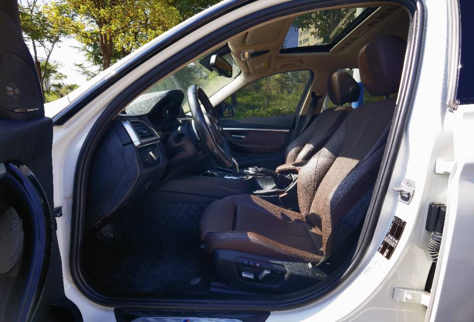 BMW 3 Series 2018 car image #4