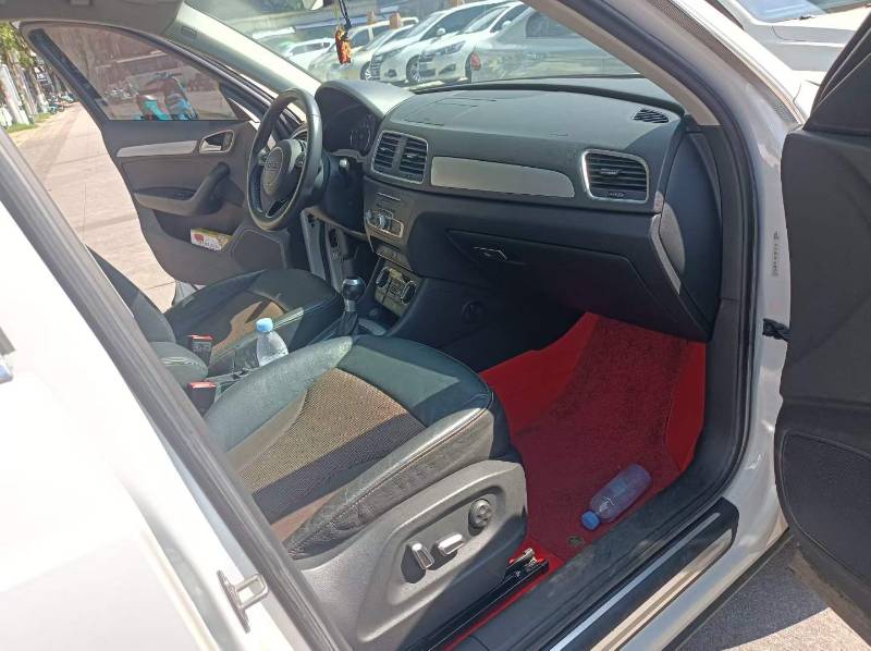Audi Q3 2019 car image #7