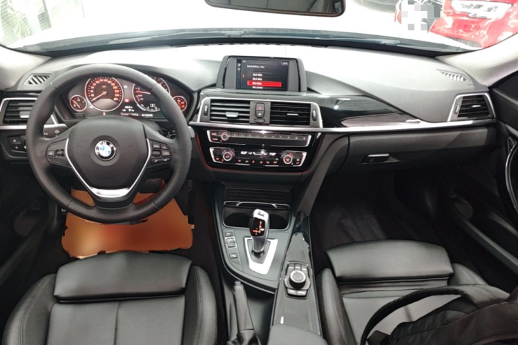 BMW 3 Series GT 2018 car image #10