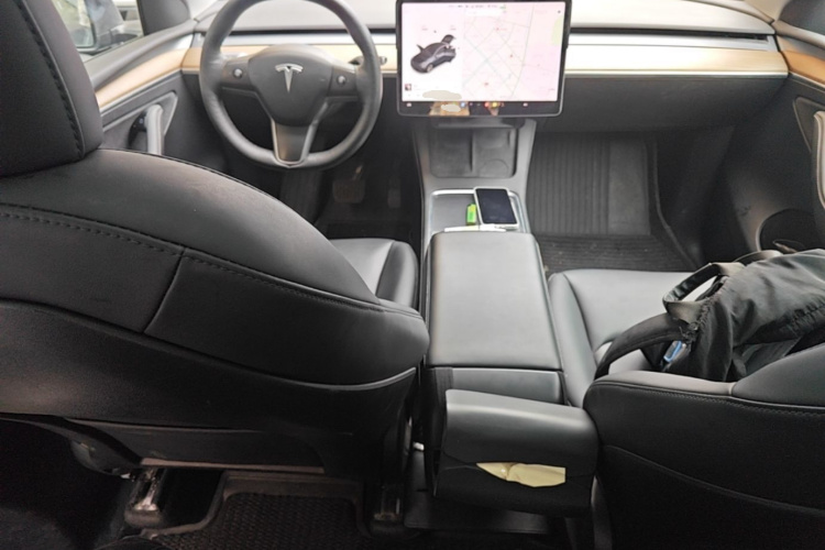 Tesla Model Y 2021 #10 Tesla Model Y 2021 car image #10