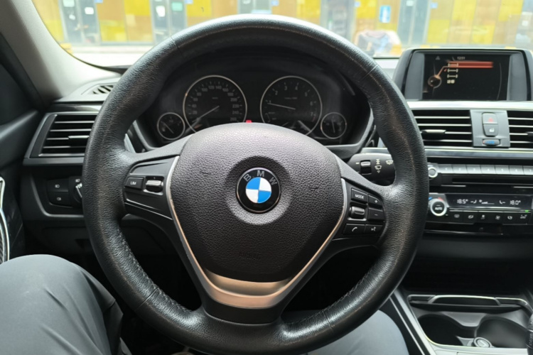 BMW 3 Series 2017 #11 BMW 3 Series 2017 car image #11