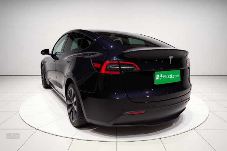 Tesla Model Y 2023 #5 Tesla Model Y 2023 car image #5