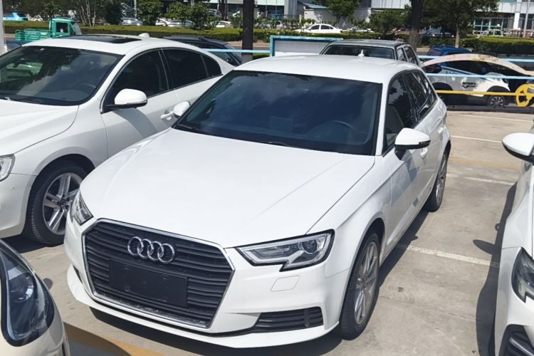 Audi A3 2018 car image #2