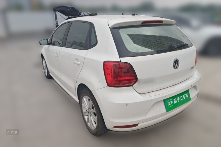Volkswagen Polo 2015 car image #5