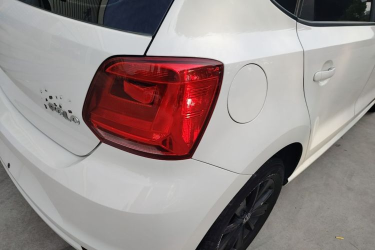Volkswagen Polo 2017 car image #8