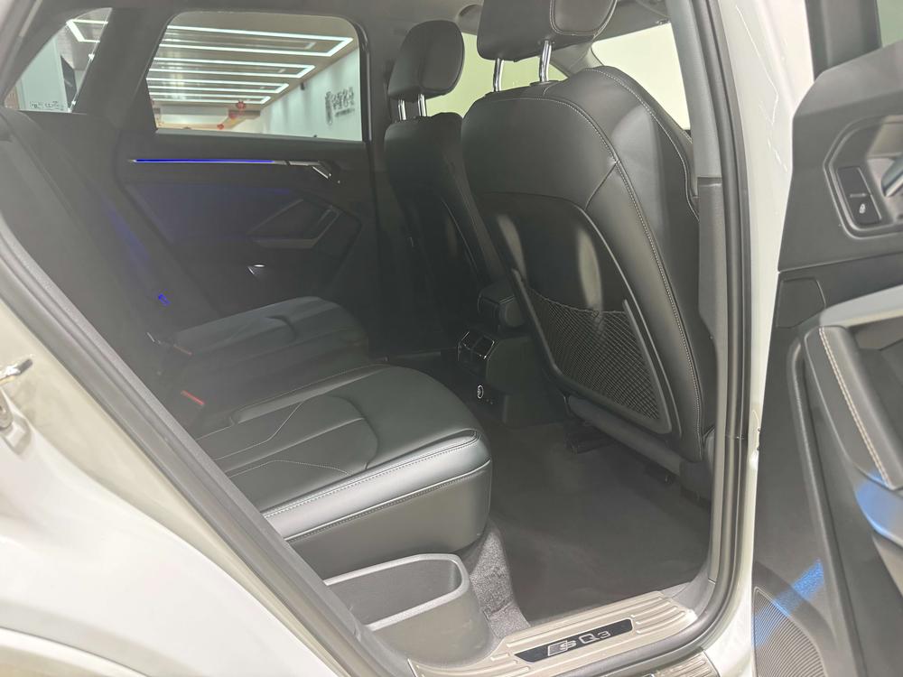 Audi Q3 2024 صورة سيارة #17