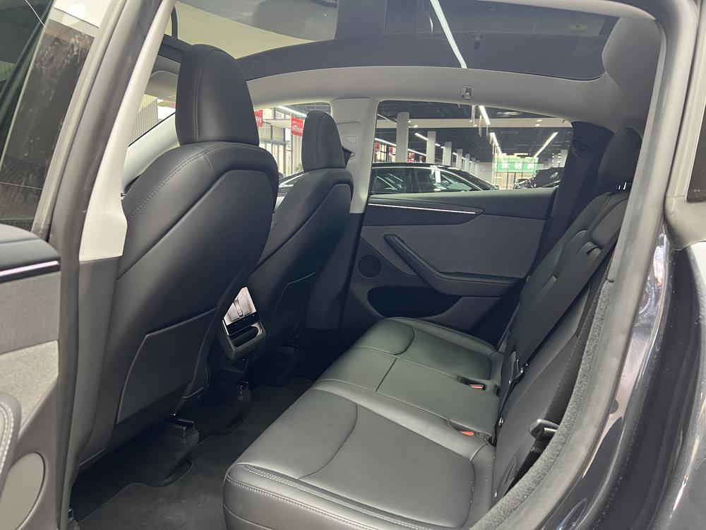 Tesla Model Y 2025 #15 Tesla Model Y 2025 car image #15