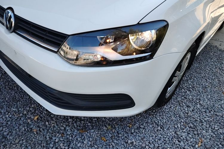 Volkswagen Polo 2019 car image #23