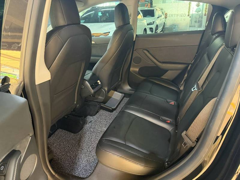 Tesla Model Y 2021 #3 Tesla Model Y 2021 car image #3