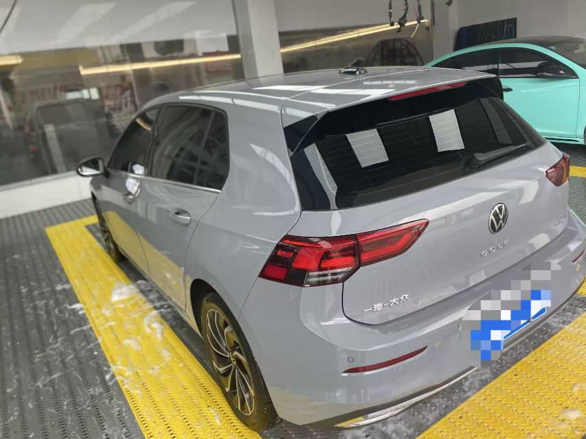 Volkswagen Golf 2023 immagine di auto #3