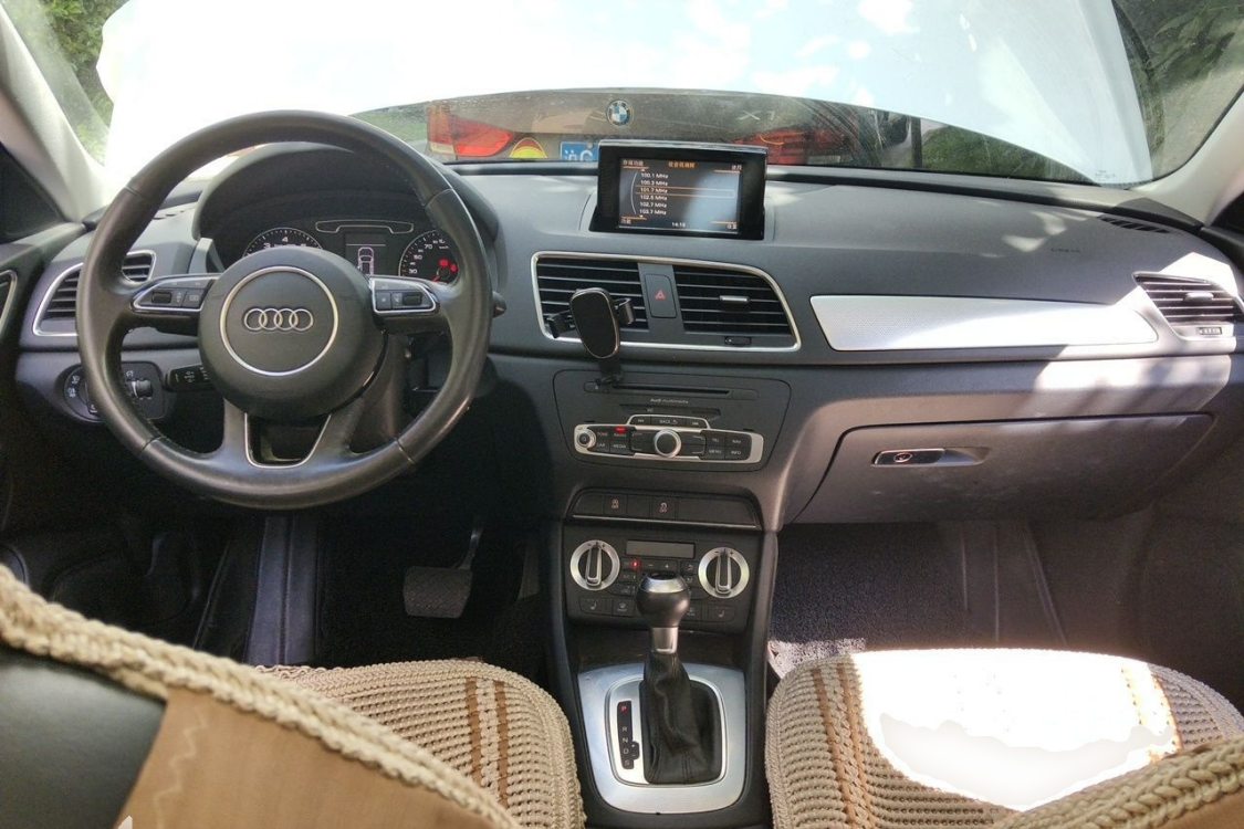 Audi Q3 2013 car image #21