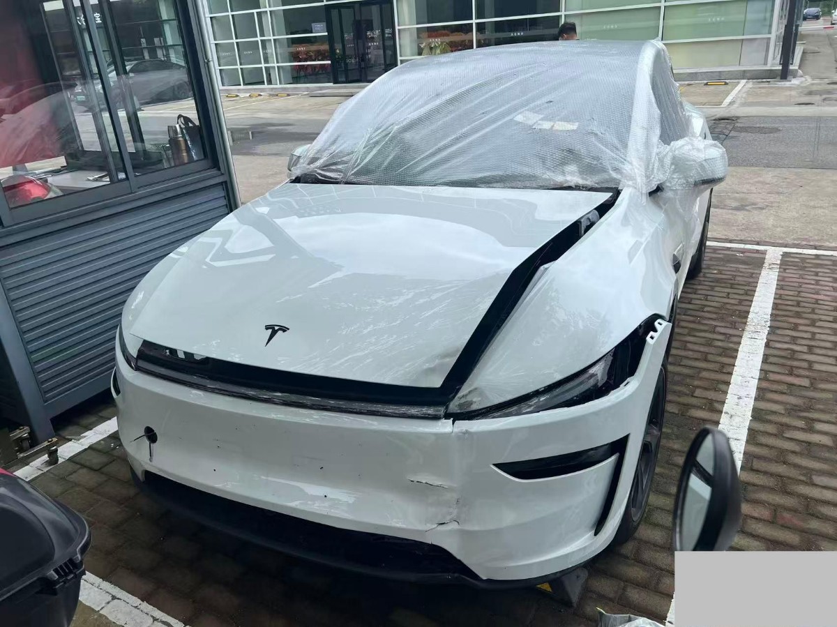 Tesla Model Y 2026 #3 Tesla Model Y 2026 car image #3