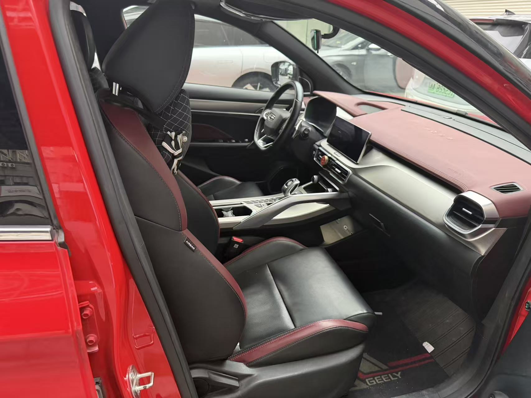 GEELY Coolray 2019 image de voiture #4