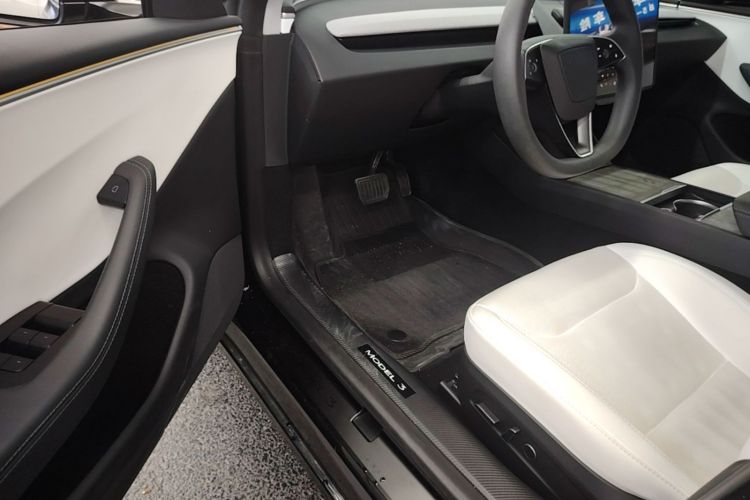 Tesla Model 3 2023 car image #12