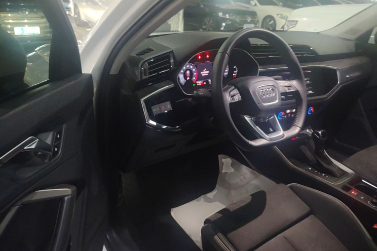 Audi Q3 2020 #16 Audi Q3 2020 car image #16