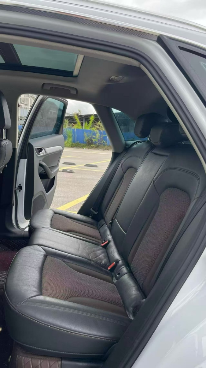 Audi Q3 2018 car image #6