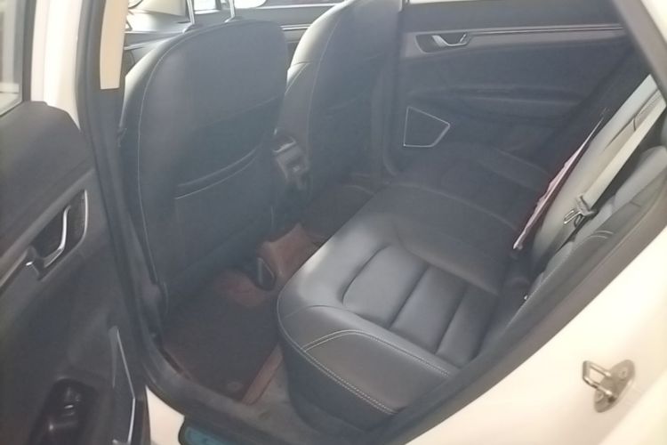GEELY Emgrand GS 2018 car image #17