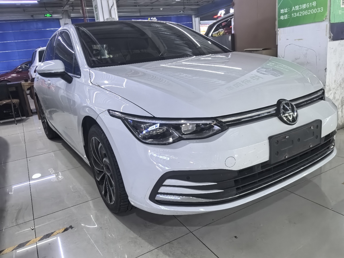 Volkswagen Golf 2023 car image #8